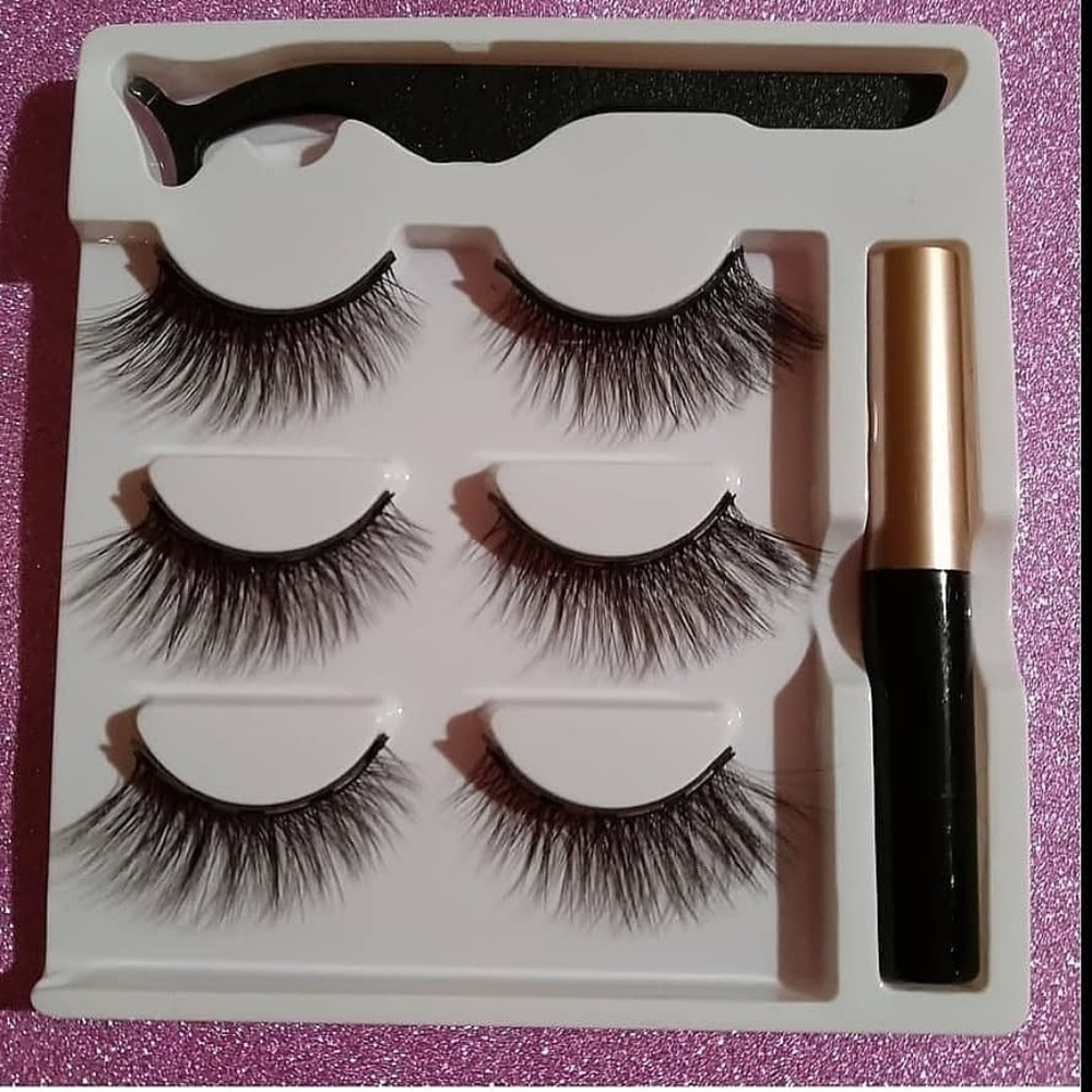 Magnetic Eyelash Set. Eyeliner & Tweezers included